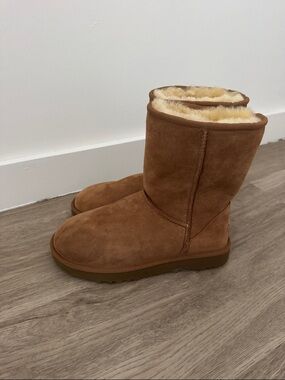 Authentic Ugg Classic boot, water resistant, genuine sheepskin